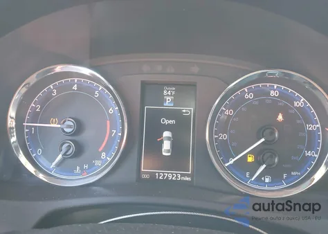 2018 Toyota Corolla Se z USA, uszkodzony, nr VIN 5YFBURHE3JP843795